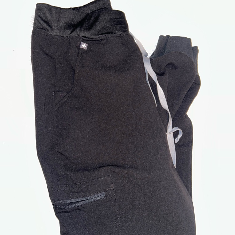 FIGS Black High Waisted Zamora Jogger Scrub Pants, Size Medium Petite